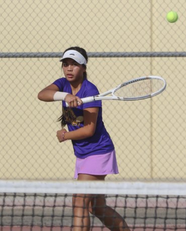 Helena Cavero won a tie-breaker to win her singles match against Sunnyside. The Tigers will play in the team semi-finals on Wednesday.